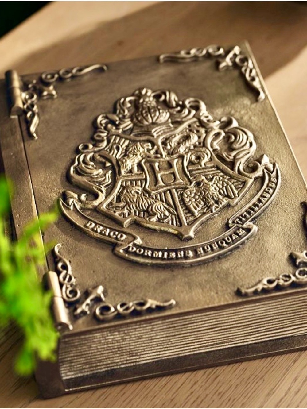 Pottery Barn Metallic Harry Pottery Hogwarts Crest Book Gold Jewelry Box New ✨💫